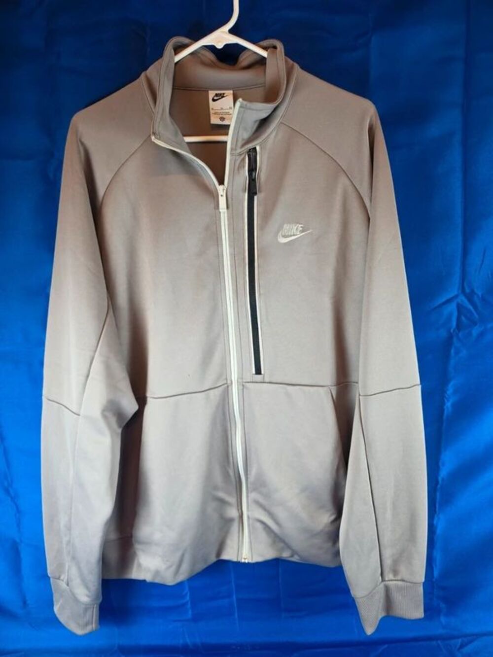 XL Zipped Nike Hoodie